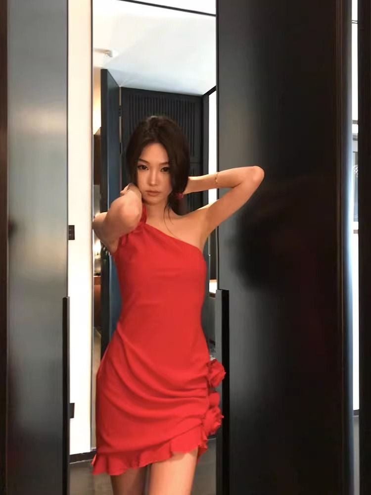 Women's elegant, high-end red asymmetrical one-shoulder mini dress—perfect for birthday parties, upscale social events, or nights out.