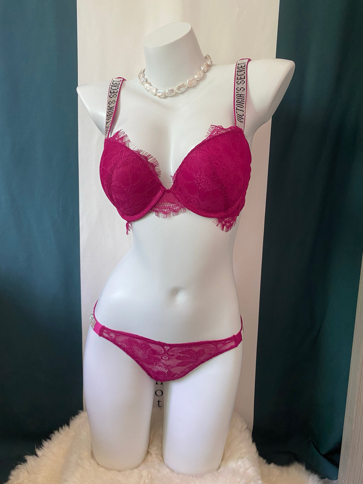 Victoria Sexy Lace Underwear Rhinestone Shoulder Strap, Chest Push-up Medium Thick Cup Upper Pinch set.