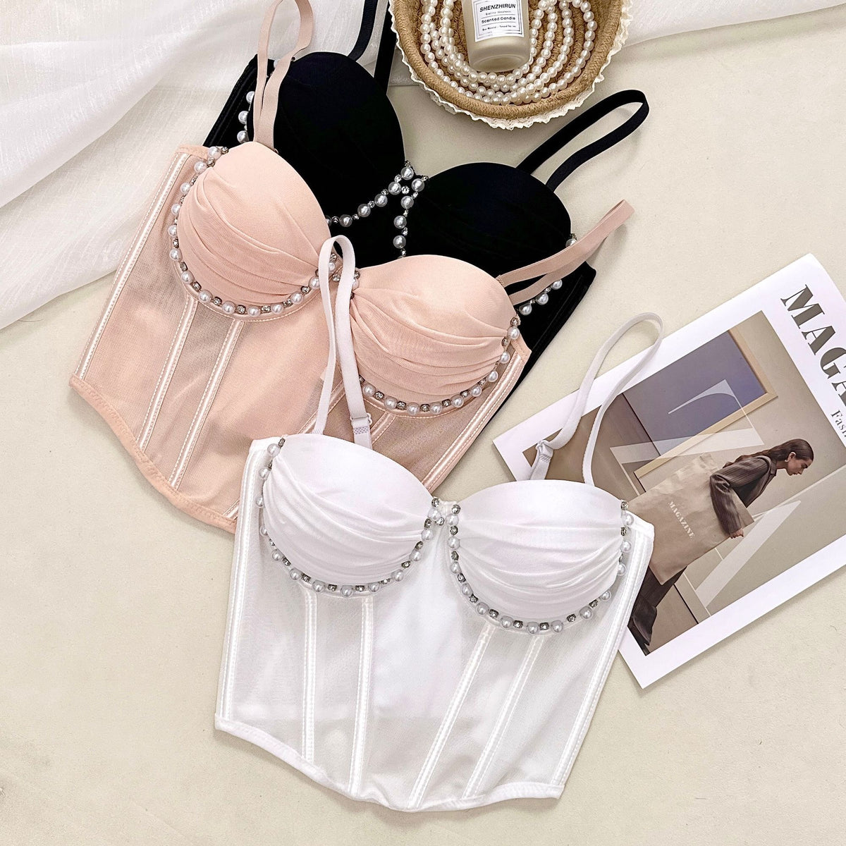 Pearl-embellished sexy mesh camisole top, elegant and slimming, with padded bra and sweet style.