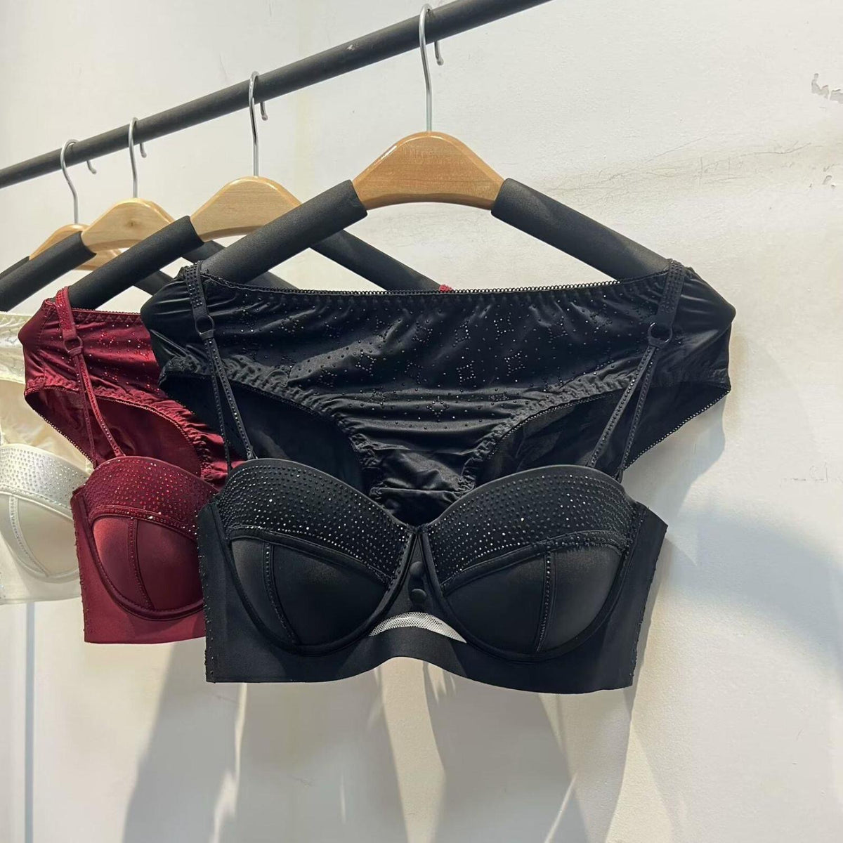 Heavy-duty rhinestone European and American style sexy lace half-cup bra for women, satin, push-up, thin, anti-sagging bra set