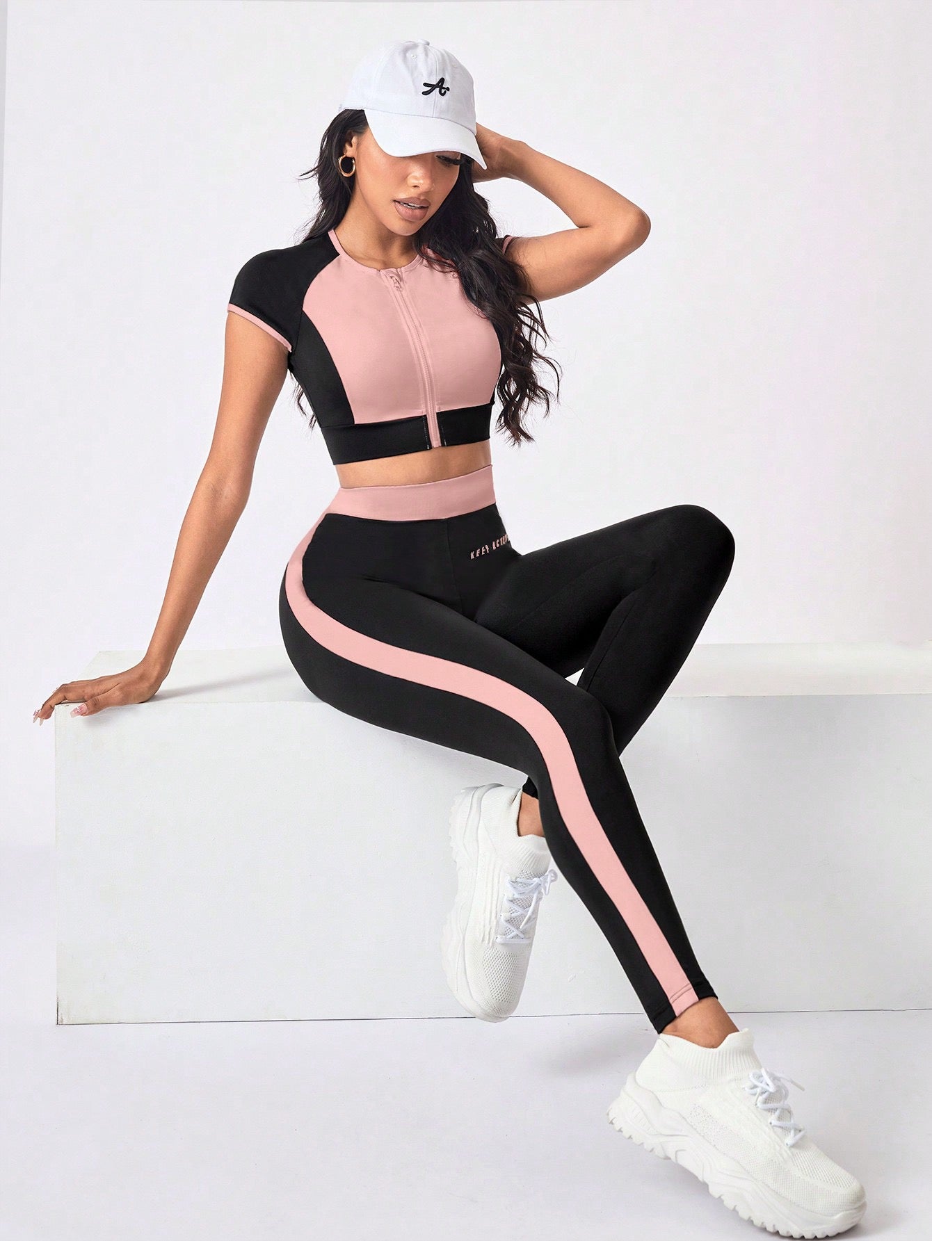 Gym wear/Sportwear Set Crew Neck Short Sleeve Contrast Zipper Top & Striped Design Long Pants Workout Women Set Women Leggings Set, exercise,yoga