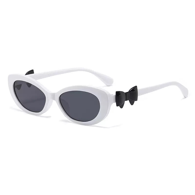 2026 New Style Bowknot Retro Cat-Eye Sunglasses High-End Fashion Sun Protection Black Wholesale Sunglasses for Women AB CD if in stock available👉Delivery time 3 to 5 days and if Pre-order then 👉delivery time 10 to 15 days)
