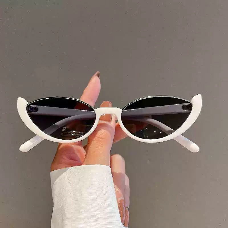 Half-Frame Cat-Eye Personalized Sunglasses, European and American Women's Sunglasses, Fashionable Street Style, Trendy Retro Eyeglass Frames, High-End If in stock available👉 Delivery time 3 to 5 days and if Pre-order then 👉 delivery time 10 to 15 days)
